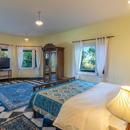 Saffronstays Chalet Vie, Kasauli - All Clear Roads Экстерьер фото
